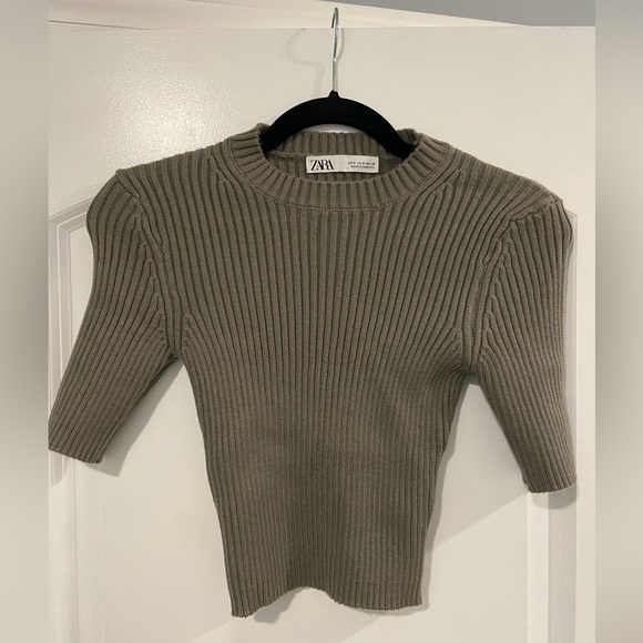 Womens Zara olive green short sleeve sweater size S - Picture 1 of 3